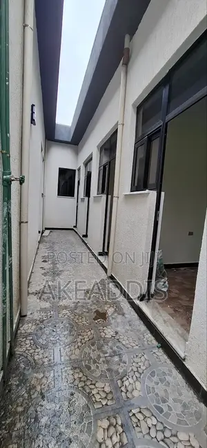 Furnished 3bdrm Villa in Bole Ayat for sale