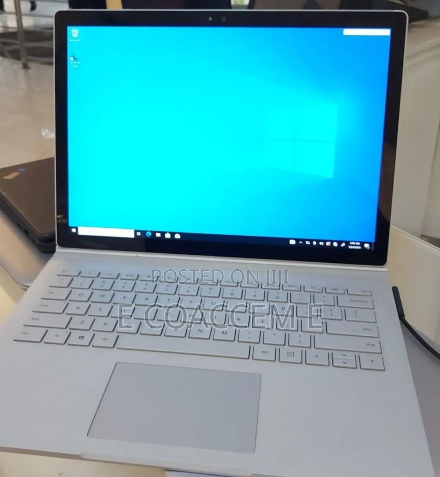 New Laptop Microsoft Surface 8GB Intel Core I5 SSD 256GB