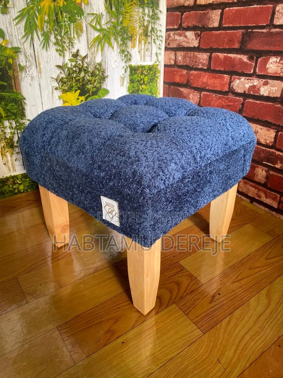 Stylish Ottoman for Sale - ዱካ / ኩርሲ