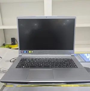 Photo - New Laptop MSI Creator 17 B11uh-416 16GB Intel Core I7 SSD 512GB