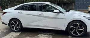 Hyundai Elantra 2021 White