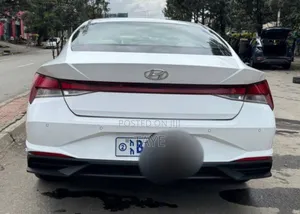 Hyundai Elantra 2021 White