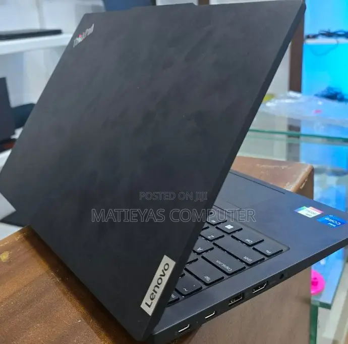 New Laptop Lenovo ThinkPad E14 G5 16GB Intel Core I7 SSD 512GB