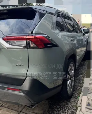 New Toyota RAV4 2021 Green