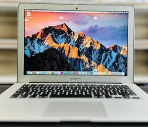 Photo - Laptop Apple MacBook Air 2022 M2 8GB Intel Core I5 SSD 128GB