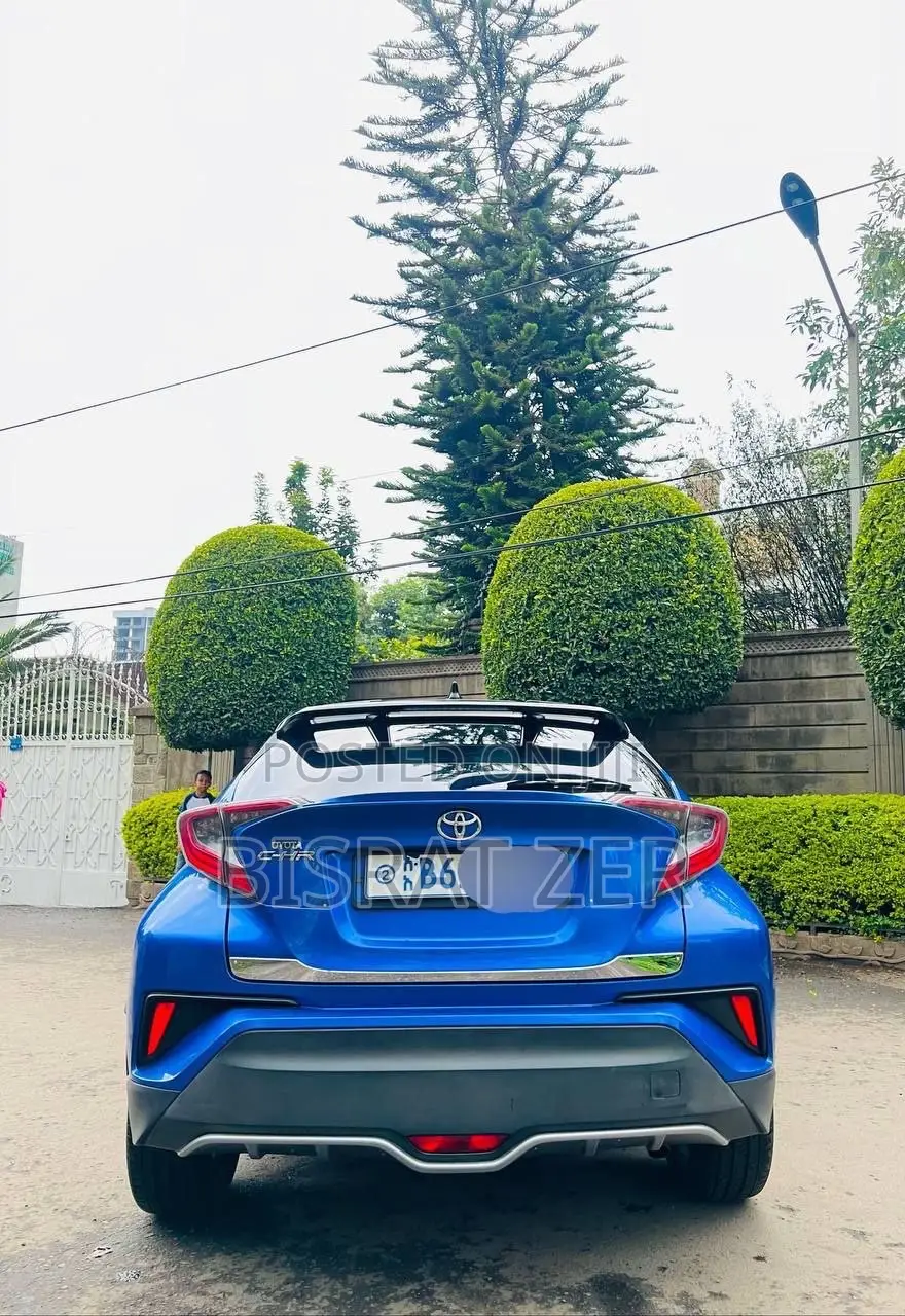 Toyota C-HR 2018 Blue