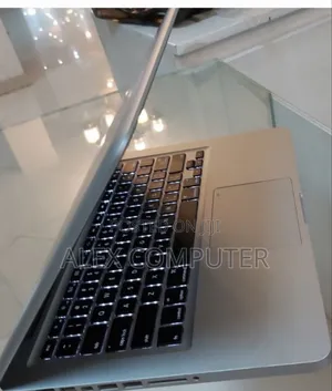 New Laptop Apple MacBook Pro 2012 4GB Intel Core I5 SSD 128GB