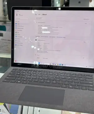 New Laptop Microsoft Surface Laptop 2 8GB AMD Ryzen 5 SSD 128GB