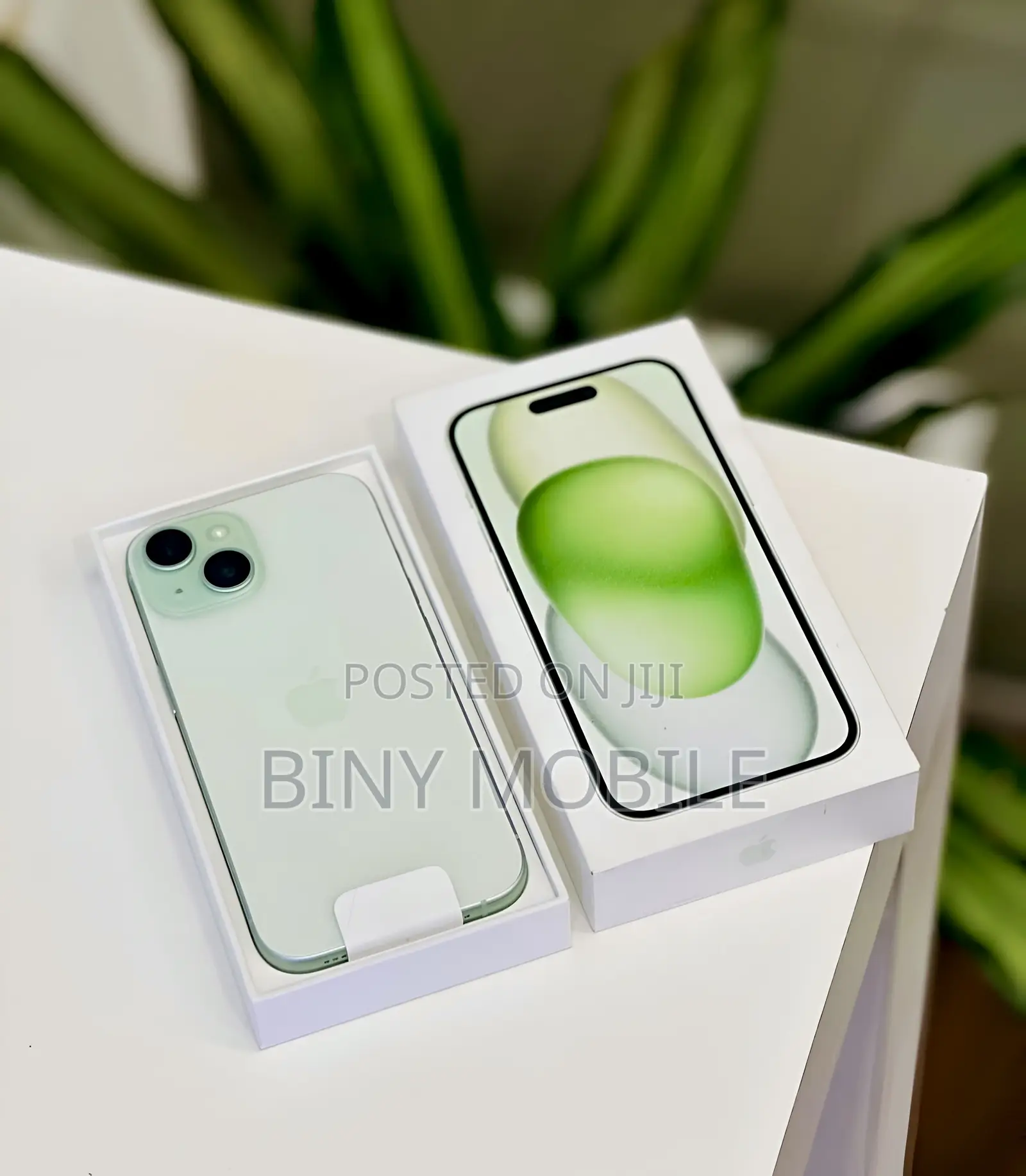 New Apple iPhone 15 256 GB Green