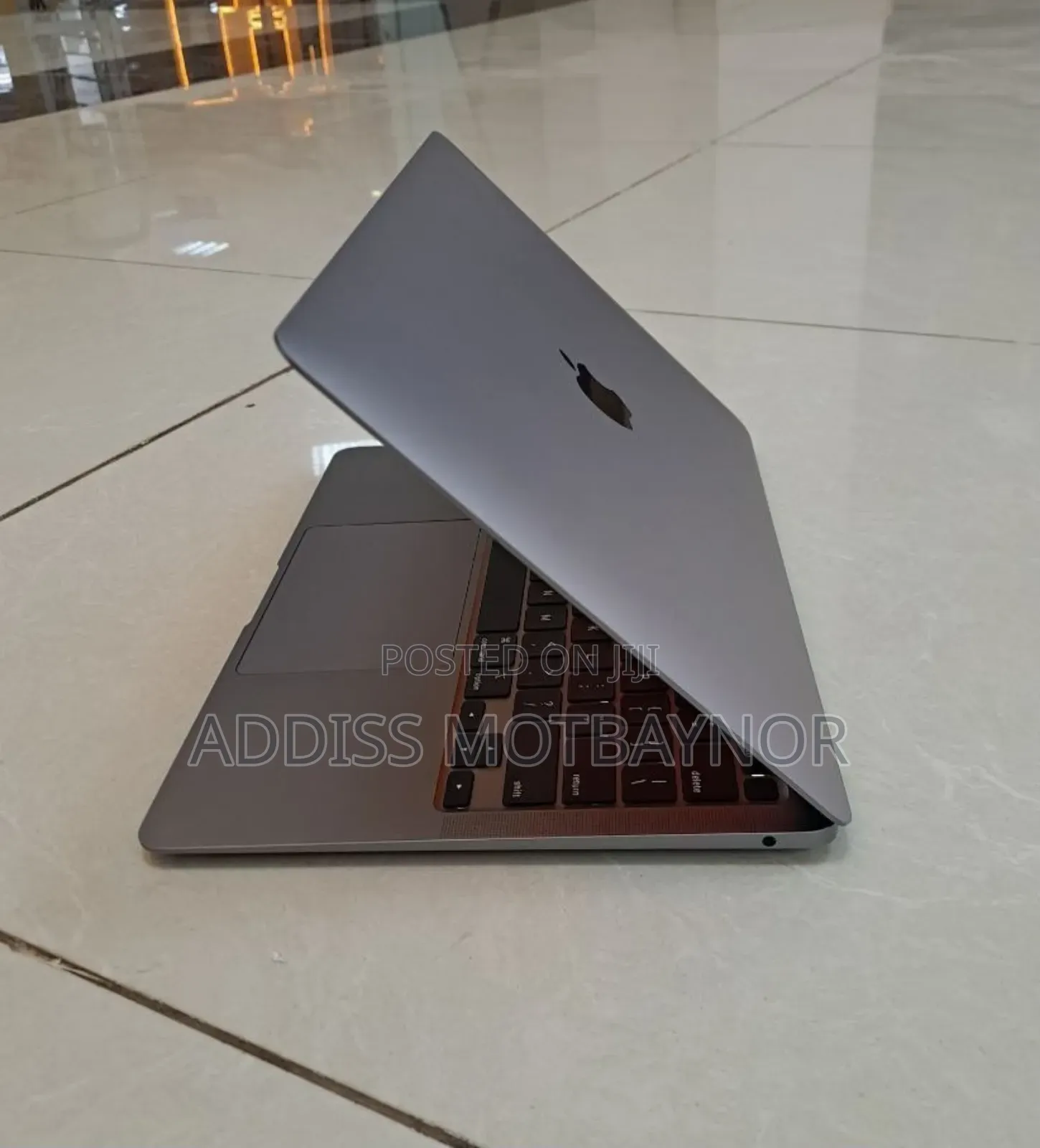 New Laptop Apple MacBook Air 2022 M2 8GB Intel Core I7 SSD 256GB