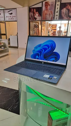 Photo - New Laptop HP Pavilion 15 16GB Intel Core I5 SSD 512GB