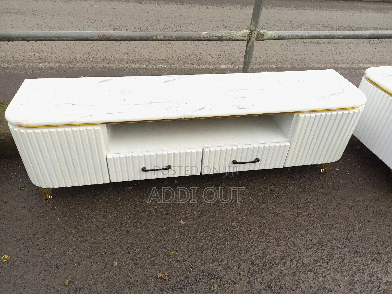 1.60 ኢፖክሲ ቲቪ ስታንድ