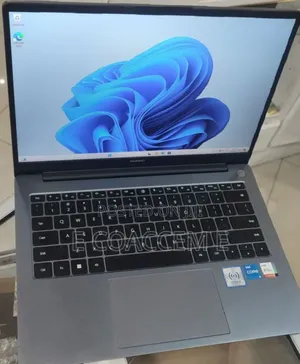 Photo - New Laptop Huawei MateBook 13 WRT-W19E 16GB Intel Core I5 SSD 512GB