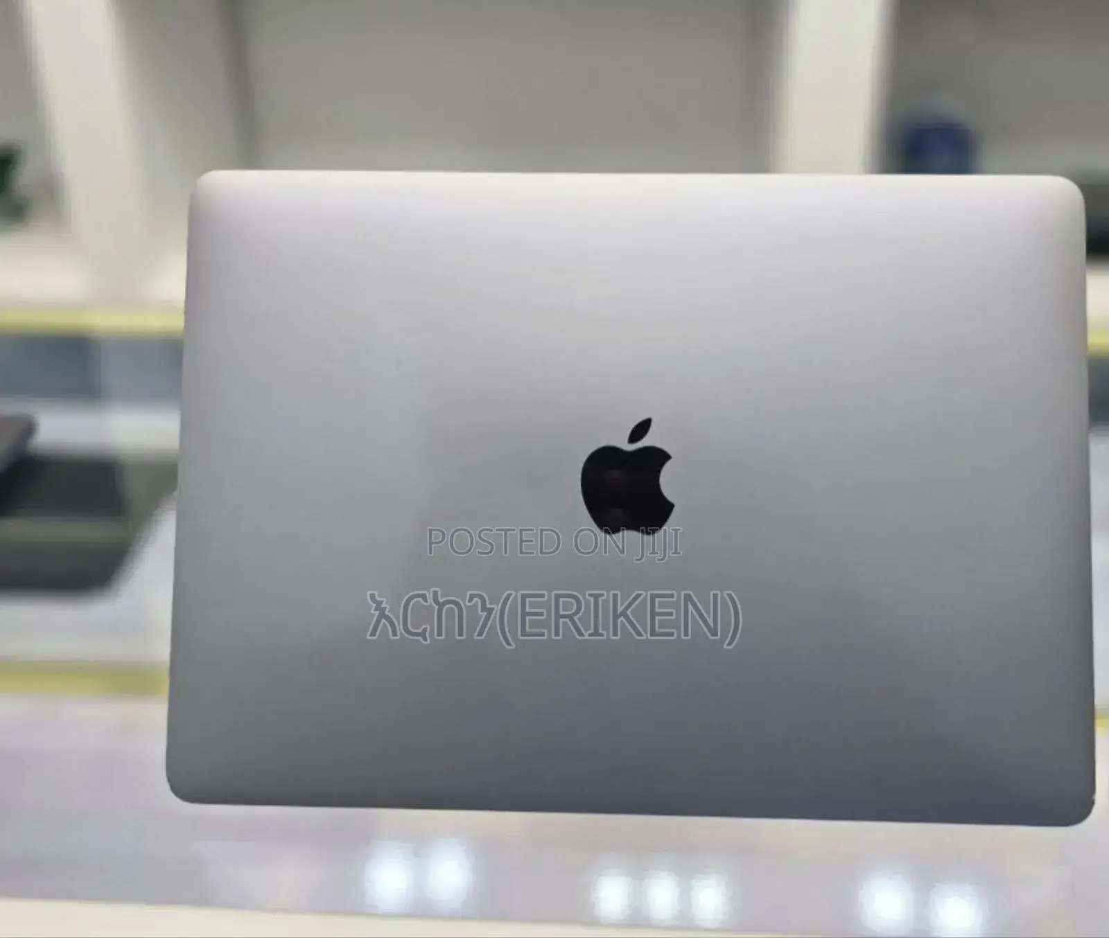 New Laptop Apple MacBook Pro 2020 M1 8GB Apple M1 SSD 256GB