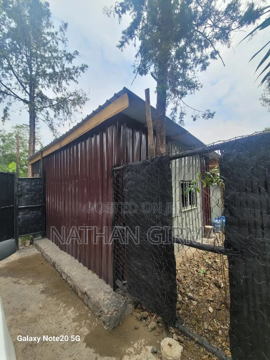 ከራይ ለመጋዘን እና ለወርክ ሾኘ የሚሆን ሙሉ ግቢ ቦታ።