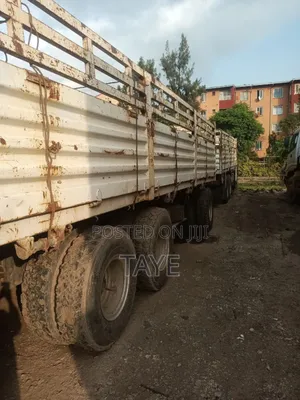 Iveco ተሳቢ Trakker 380