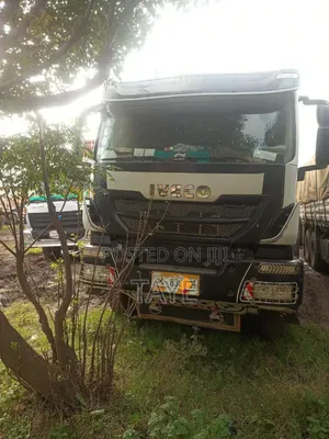 Iveco ተሳቢ Trakker 380