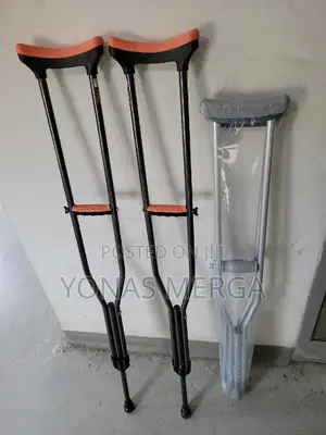 Photo - Impex Adjustable 2 PCS Ultralight Underarm Crutch Axillary