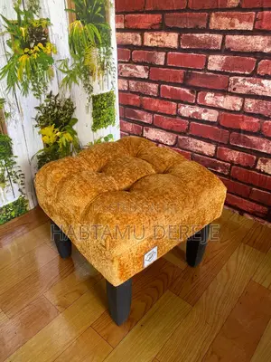 Stylish Ottoman for Sale - ዱካ / ኩርሲ