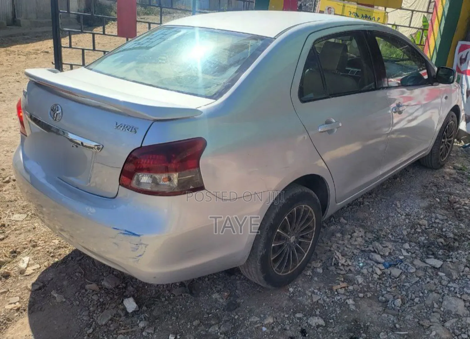 Toyota Yaris 2011 Silver