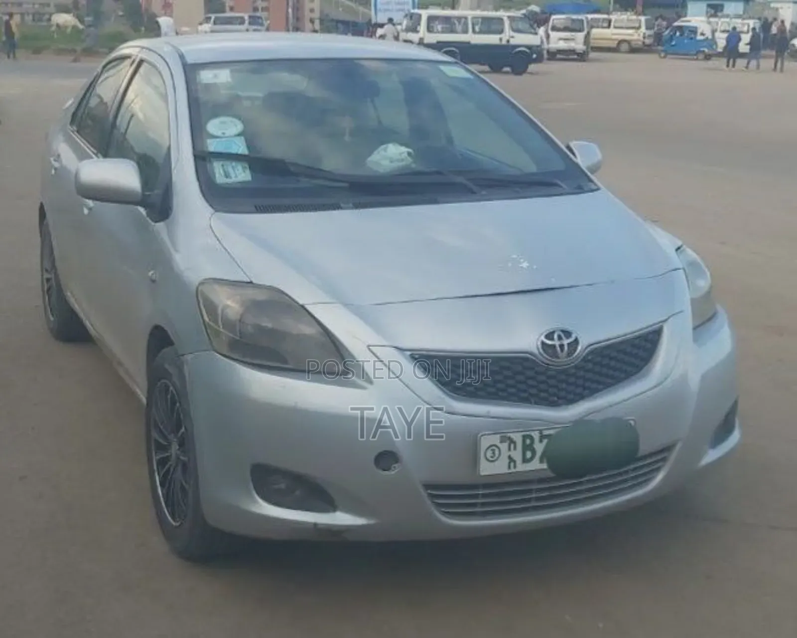 Toyota Yaris 2011 Silver