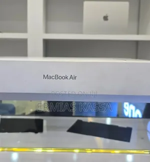 New Laptop Apple MacBook Air 2024 M3 15-Inch 8GB Apple M3 SSD 256GB