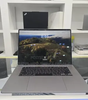 Photo - New Laptop Apple MacBook Pro 2019 16GB Intel Core I7 SSD 1T
