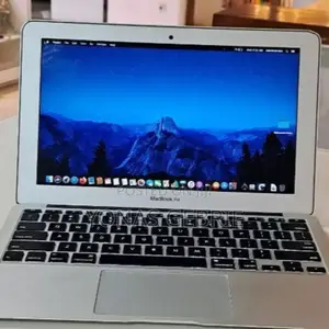 New Laptop Apple MacBook 2015 4GB Intel Core I5 SSD 128GB