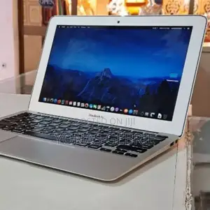 New Laptop Apple MacBook 2015 4GB Intel Core I5 SSD 128GB