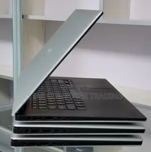 New Laptop Dell Precision 15 3520 32GB Intel Core I7 SSD 512GB