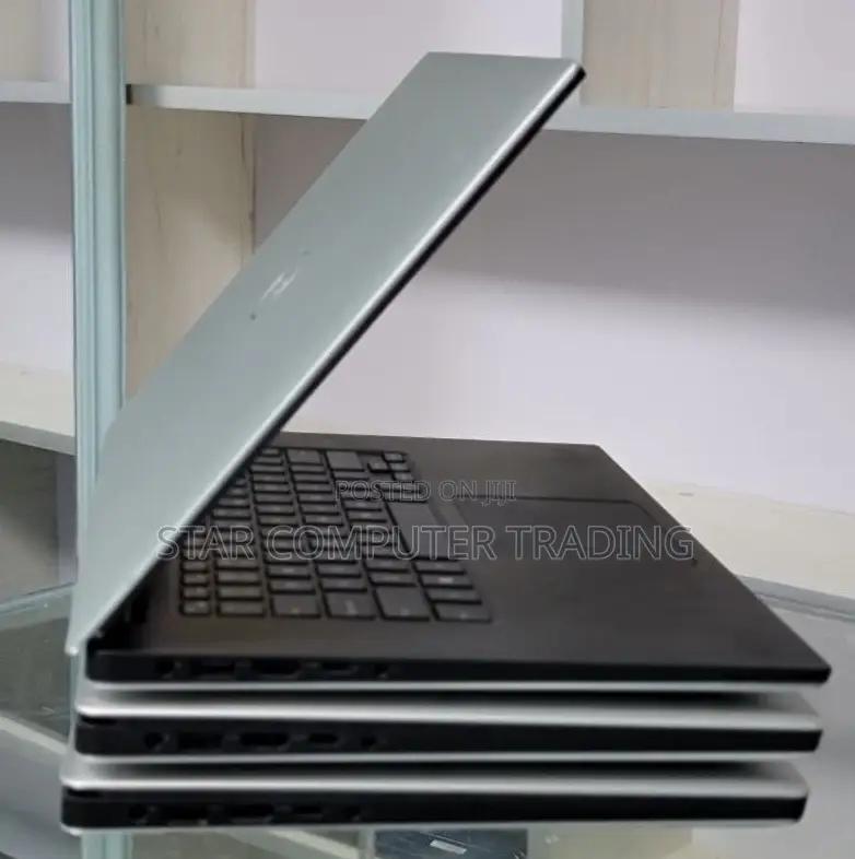 New Laptop Dell Precision 15 3520 32GB Intel Core I7 SSD 512GB