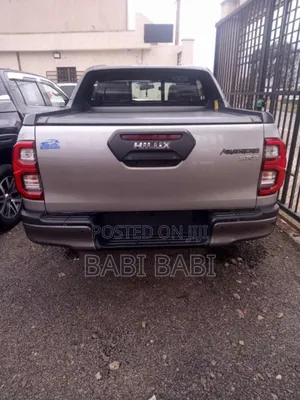 Toyota Hilux 2022 Silver