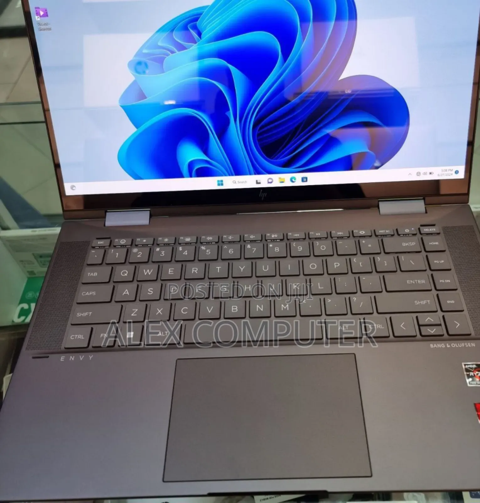 New Laptop HP Envy X360 16GB AMD Ryzen 7 SSD 512GB