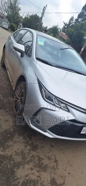 Toyota Corolla 2022 Silver