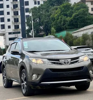 Photo - Toyota RAV4 2015 Green