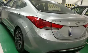 Hyundai Elantra 2012 Silver
