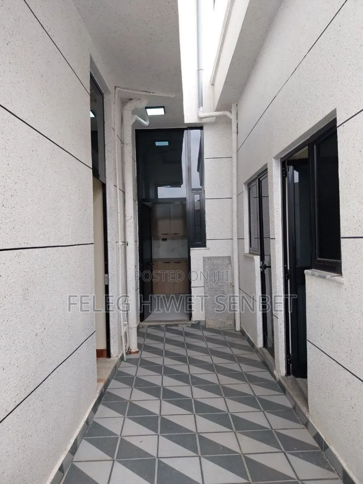 Furnished 5bdrm House in አአ, Bole for sale