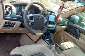 Toyota Land Cruiser 2012 Gray