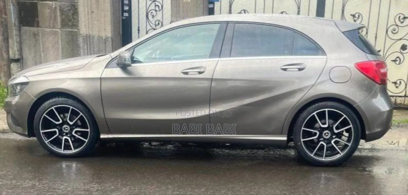 Mercedes-Benz A-Class 2013 Gold