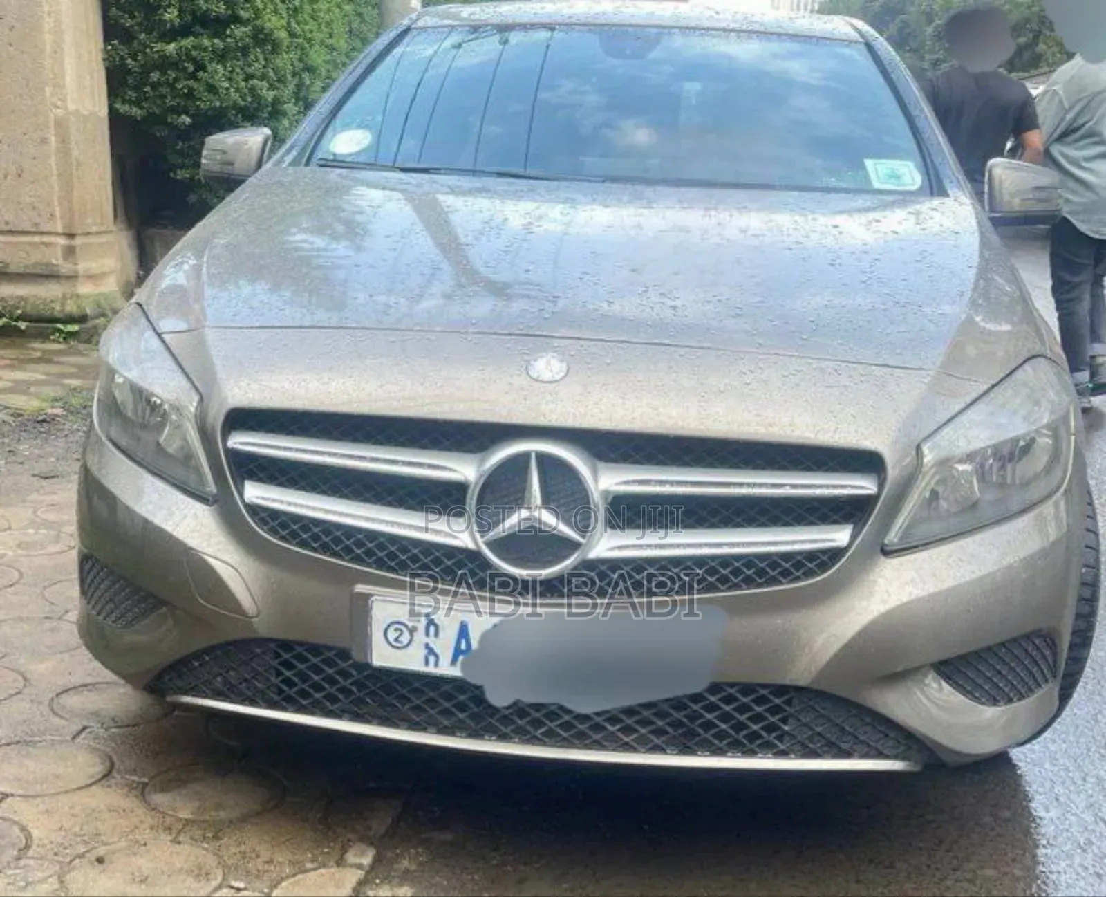 Mercedes-Benz A-Class 2013 Gold