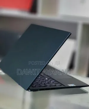 New Laptop Asus ZenBook 13 UX331UN 8GB Intel Core i5 SSD 512GB