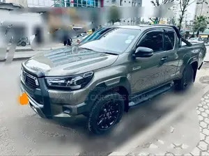 New Toyota Hilux 2022 Gray
