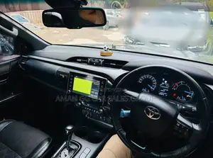 New Toyota Hilux 2022 Gray