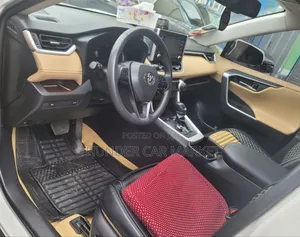 Toyota RAV4 2023 White