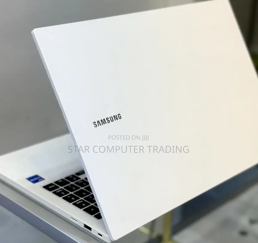 New Laptop Samsung 8GB Intel Core I5 HDD+SSD 1T