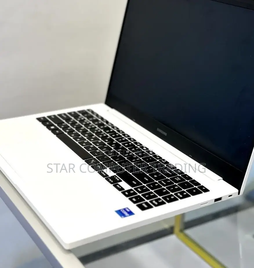 New Laptop Samsung 8GB Intel Core I5 HDD+SSD 1T