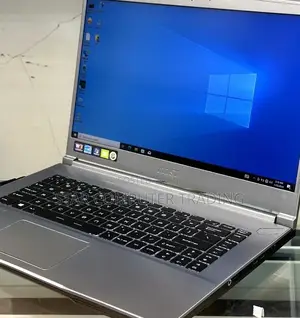 New Laptop MSI Creator 17 B11ue-224 16GB Intel Core I7 SSD 512GB