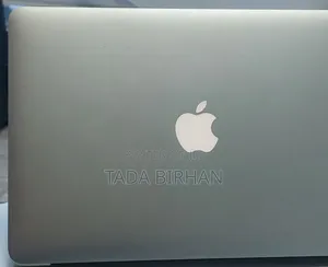 Laptop Apple MacBook Air 2024 M3 13-Inch 8GB Intel Core I5 SSD 256GB