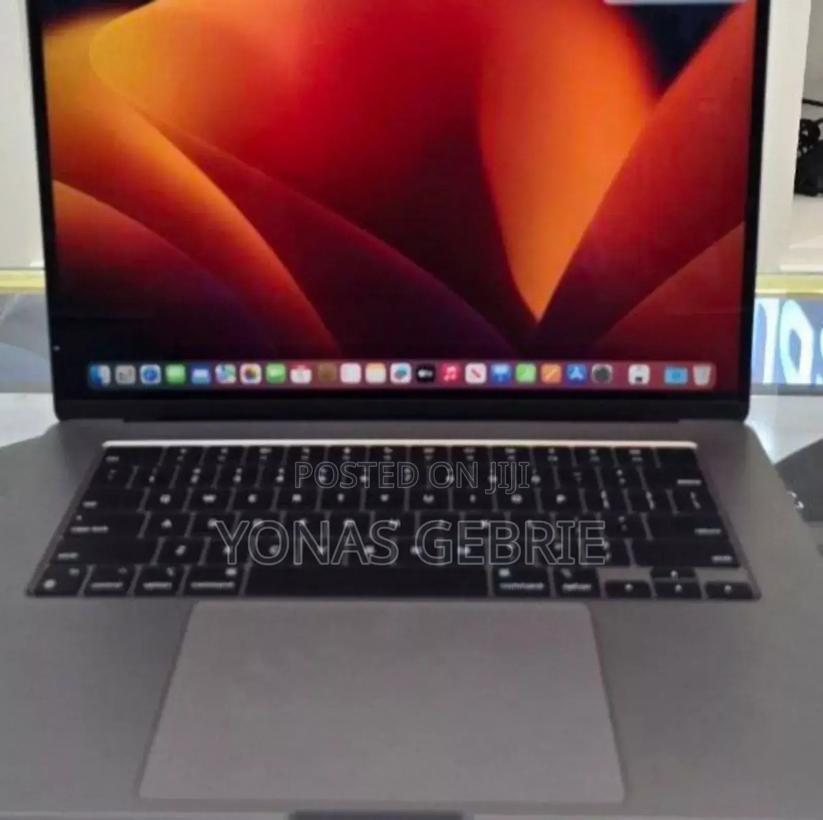 New Laptop Apple MacBook 8GB Apple M2 Ultra SSD 256GB