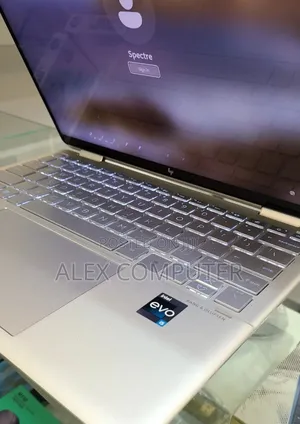 New Laptop HP Envy X360 8GB Intel Core I5 SSD 512GB